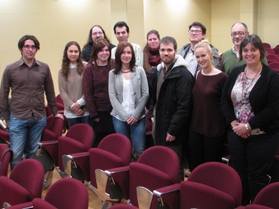 Foto de grup, amb participants a la jornada i els coordinadors.