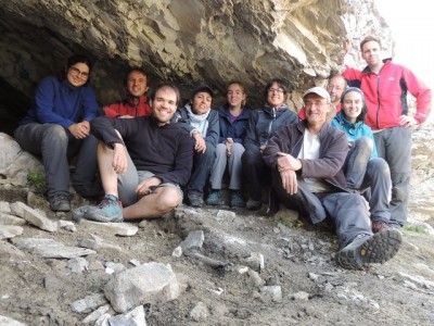 L'equip a la cova del Catau de l’Os al Forat de l’Embut (Vall de Núria).