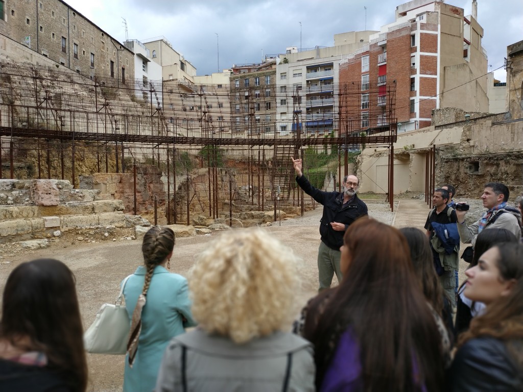 <a rel="license" href="http://creativecommons.org/licenses/by-nc-sa/4.0/"><img alt="Llicència de Creative Commons" style="border-width:0" src="https://i.creativecommons.org/l/by-nc-sa/4.0/80x15.png" /></a><br /><span xmlns:dct="http://purl.org/dc/terms/" property="dct:title">Passejada arqueològica al teatre romà, Tarraco Viva 2019</span> de <a xmlns:cc="http://creativecommons.org/ns#" href="www.icac.cat" property="cc:attributionName" rel="cc:attributionURL">ICAC</a> està subjecta a una llicència de <a rel="license" href="http://creativecommons.org/licenses/by-nc-sa/4.0/">Reconeixement-NoComercial-CompartirIgual 4.0 Internacional de Creative Commons</a>