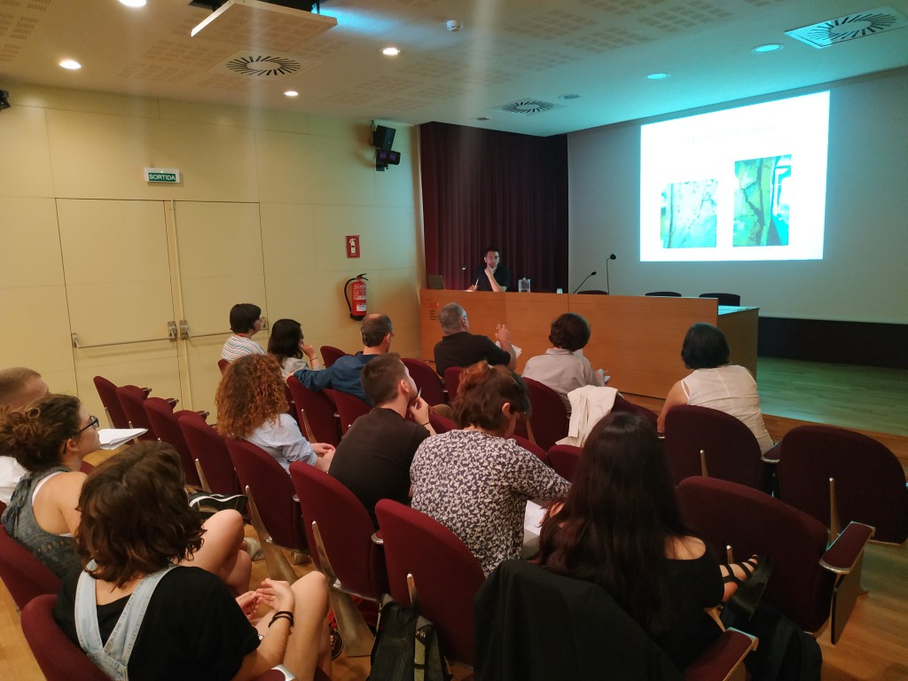 <a rel="license" href="http://creativecommons.org/licenses/by-nc-sa/4.0/"><img alt="Llicència de Creative Commons" style="border-width:0" src="https://i.creativecommons.org/l/by-nc-sa/4.0/80x15.png" /></a><br /><span xmlns:dct="http://purl.org/dc/terms/" property="dct:title">Sala d'actes de l'ICAC, presentació TFM, juny 2019</span> de <a xmlns:cc="http://creativecommons.org/ns#" href="www.icac.cat" property="cc:attributionName" rel="cc:attributionURL">ICAC</a> està subjecta a una llicència de <a rel="license" href="http://creativecommons.org/licenses/by-nc-sa/4.0/">Reconeixement-NoComercial-CompartirIgual 4.0 Internacional de Creative Commons</a>