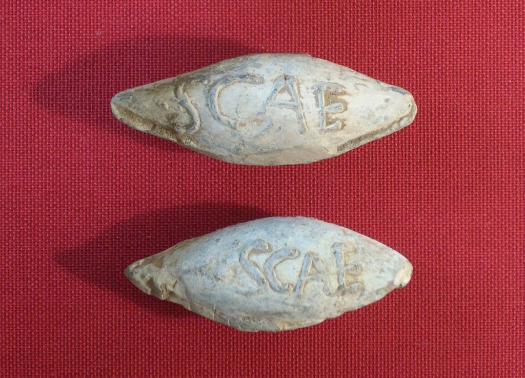 Bales de fona amb la marca SCAE procedents de Picamoixons (@ ICAC)