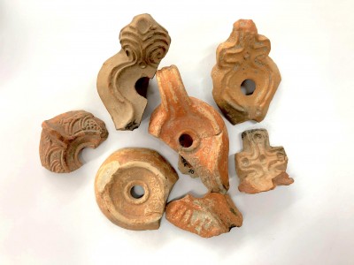 Llànties procedents de la península Itàlica i Sicília, trobades al suburbi occidental de Tarracona. Foto: Francesc Rodríguez (ICAC).