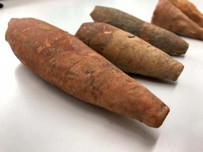 Ungüentaris orientals que s’empraven per guardar perfums, olis sagrats i “potngues” medicinals. Foto: Francesc Rodríguez (ICAC).