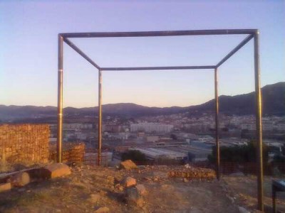 Mons Observans_arquitectura