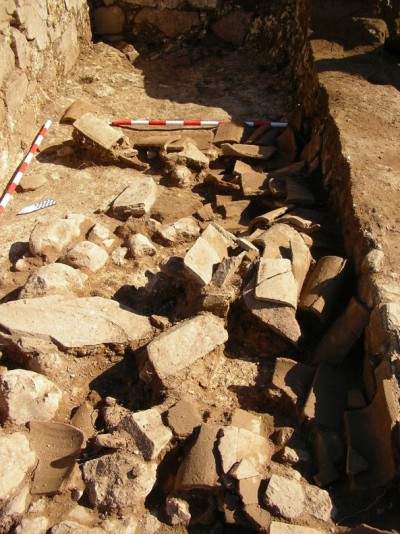 Enderroc de teules de Can Tacó. Foto: Equip Can Tacó (2020).