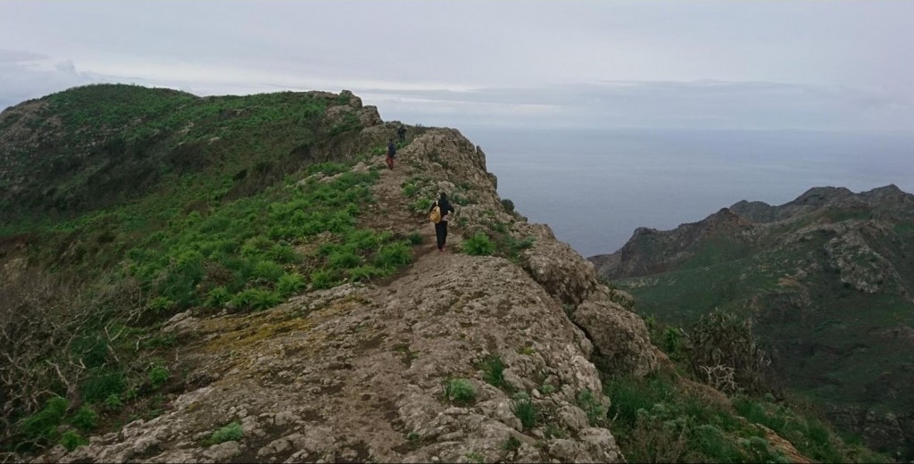 Beacon stations were located in highly inter-visibility locations to repeat signals towards the main harbour, Santa Cruz, and the historical capital La Laguna, located further inland.
